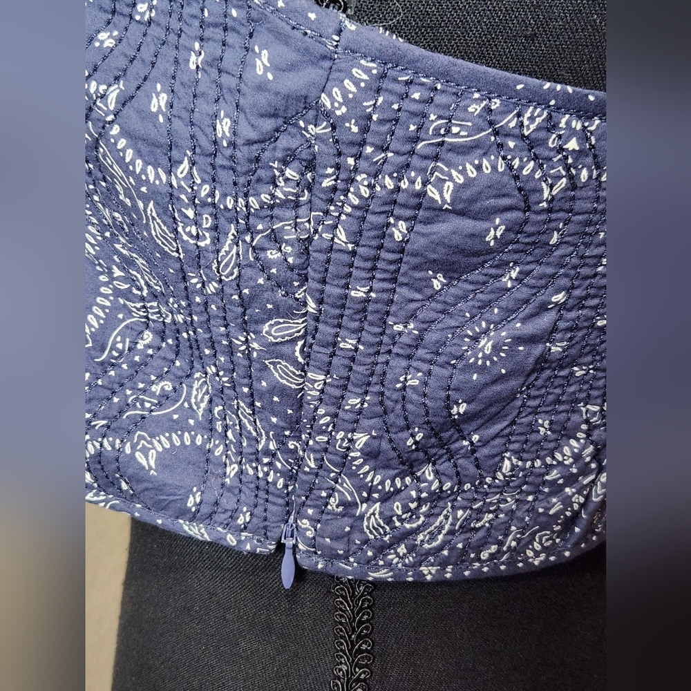 Madewell Quilted Sweetheart Blue Patterned Cropped Top. NWT. Size 12 - Picture 5 of 10